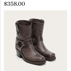 Harness 8R Frye boots in gray